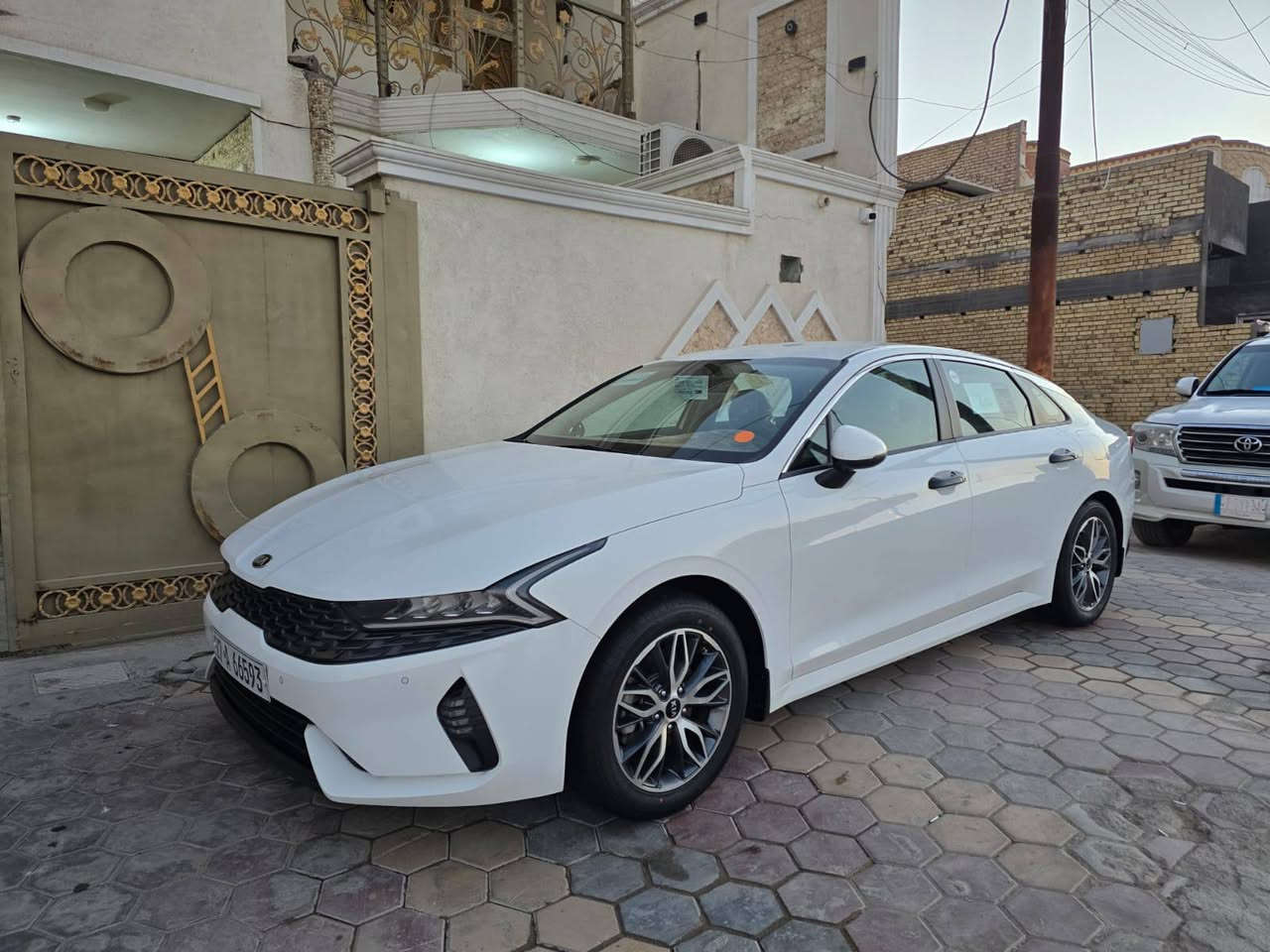 السلام عليكم كي فايف 2021 خليجي رقم ذي قار الجديد ماشيه 108 قابله للزيادة السياره بيه بارد باب السايق فقط ورصعه بسيطه بالجاملغ الخلفي السعر 180 رقمي ***********
ملاحظه بيع او مراوس بسيراتو 2024 مكان السياره ذي قار مركز وغير متواجد على النت
