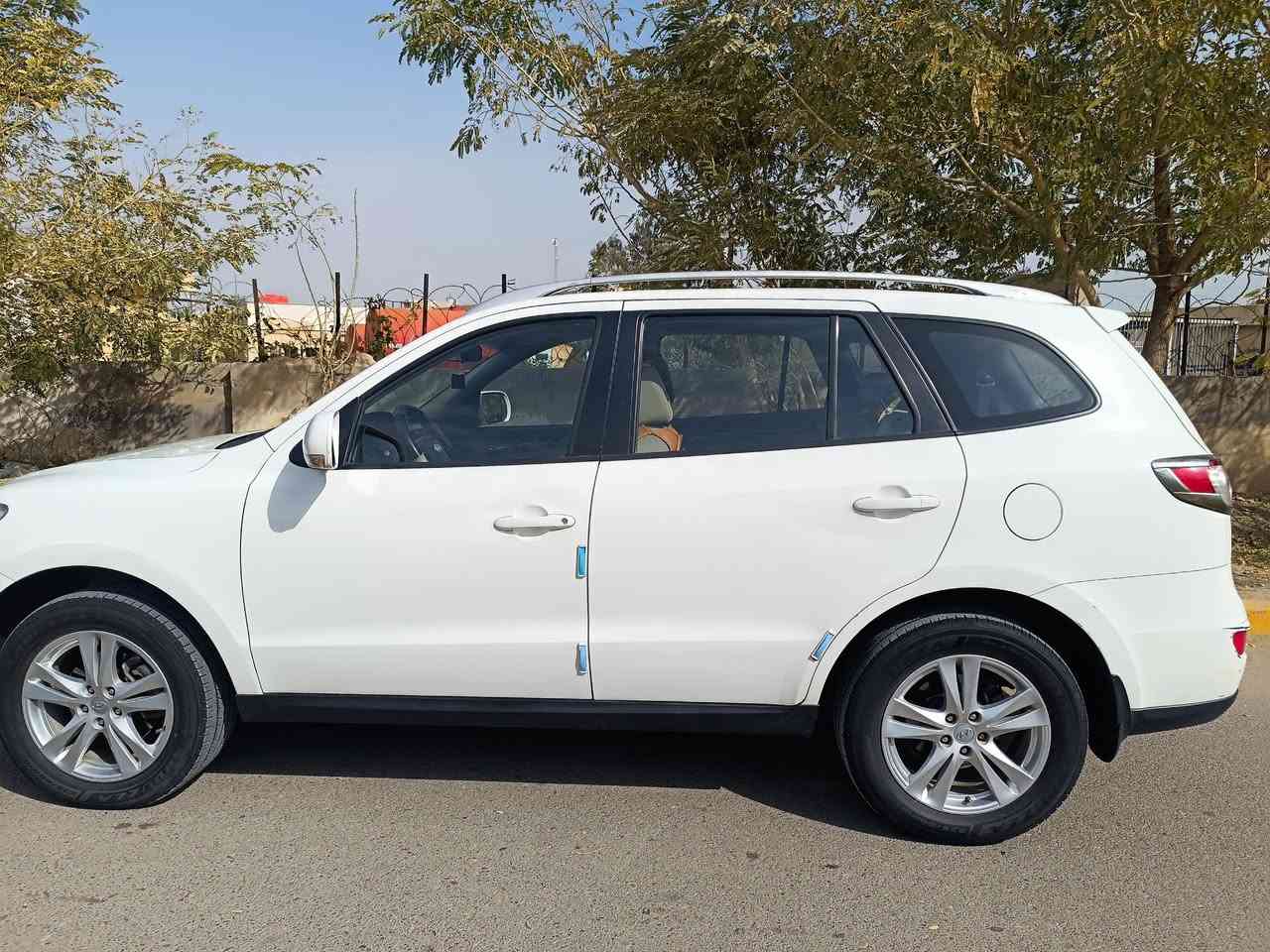 السلام عليكم...جمعه مباركه للجميع.. سنتافيا 12...شركه عامه ..6 سلندر .7 راكب..مكفوله من الصبغ والحار...بسمي ... السعر 158 ...ماشيه...145..الف ..العنوان بغداد المحمودية..***********....***********..واتساب موجود.
