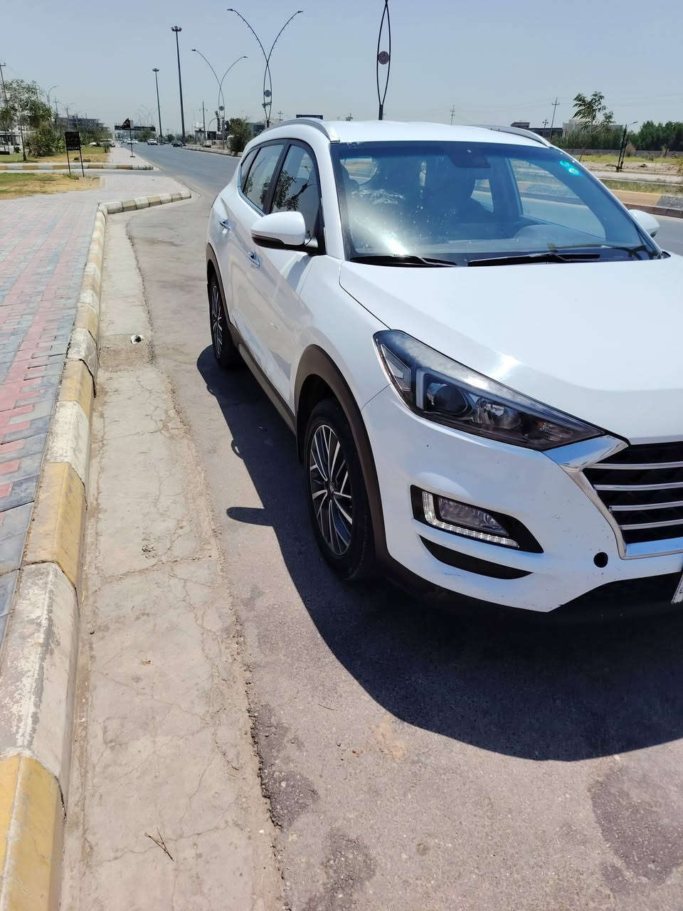 للبيع توسان موديل 20 لون ابيض خليجي مواصفات فول عده البنيراما رقم بغداد هزه وفحص جديد محرك 2000 دوش سياره كفاله بيهه بس حالوب خفيف  مكانهه بغداد صليخ  السعر  172  ***********.  ***********
