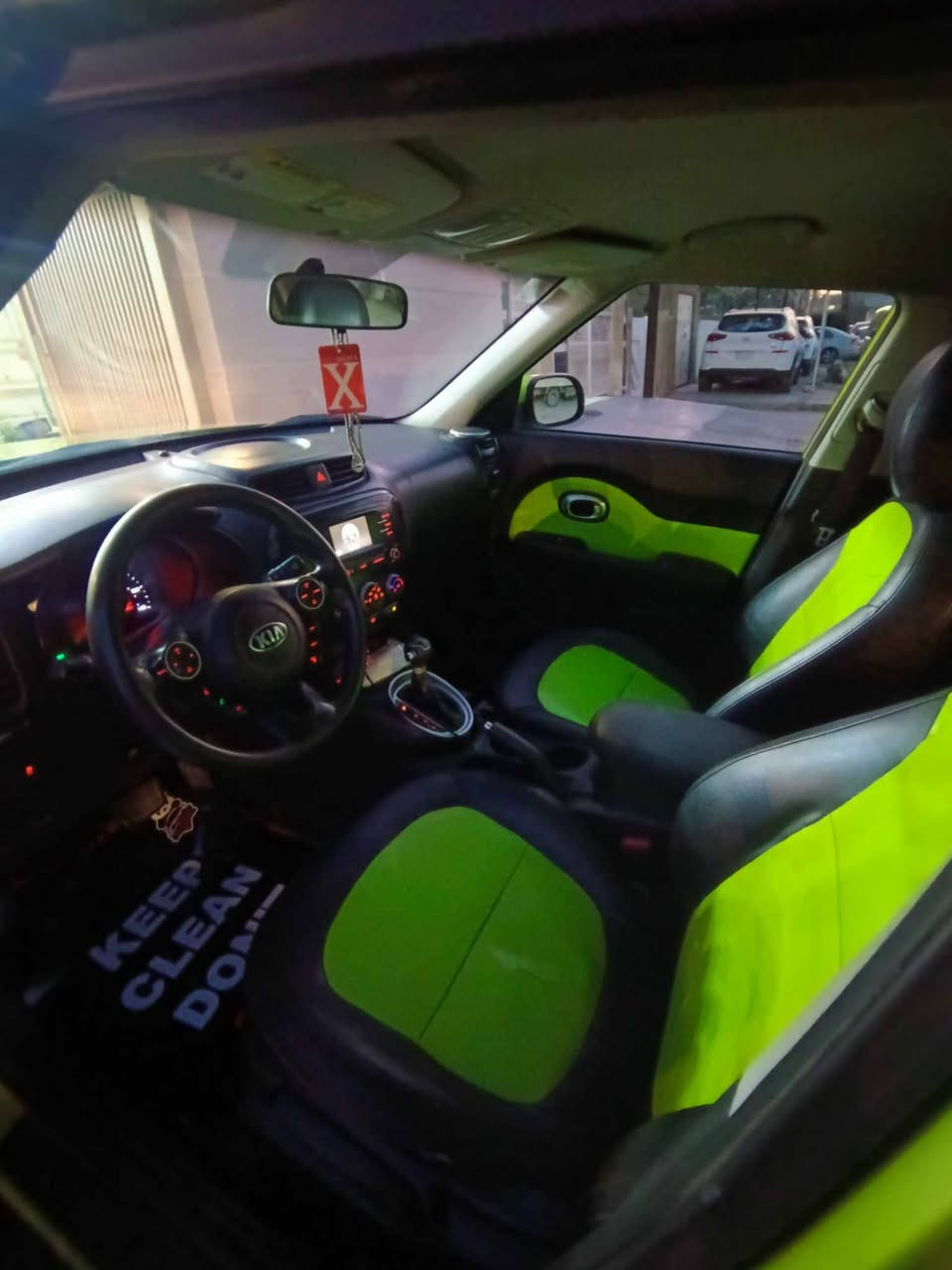 كيا صول 2016 وارد أمريكي للبيع
جمحرك 4 سلندر 2000
ماشية 110 ميل
رقم بغداد، السنوية باسمي
جميع الإيرباكات سليمة
كشنات جلد + ويل كب
حادثها بأمريكا (سرقة تبديل بنيد وجاملغ)
البنيد مبدل حالياً
بيها طخات باب غير مصلّحة + قمارة جارده
تحتاج فقط تبديل حساس هواء
السيارة بحالة جيدة جداً وما بيها مشاكل، خير من الله
💰 السعر: 115 ورقة
📍 الموقع: الأعظمية
📞 ***********
