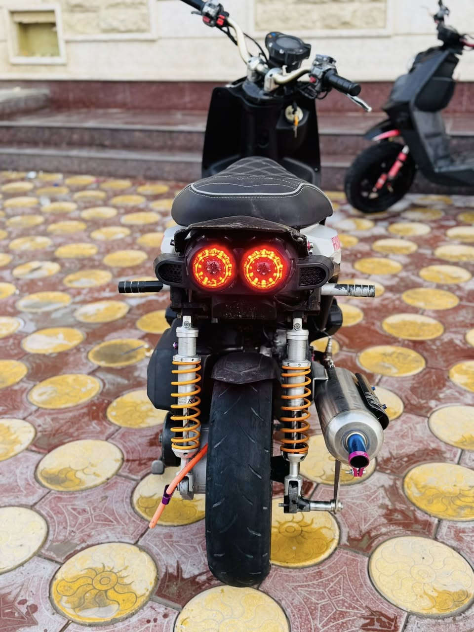 سلام عليكم
دراجه سكنس للبيع الدراجه مامفتوحه بوشتهه بلاديه شلعه ومعدل فول تزويد للاستفسار عله هاذ الرقم***********
