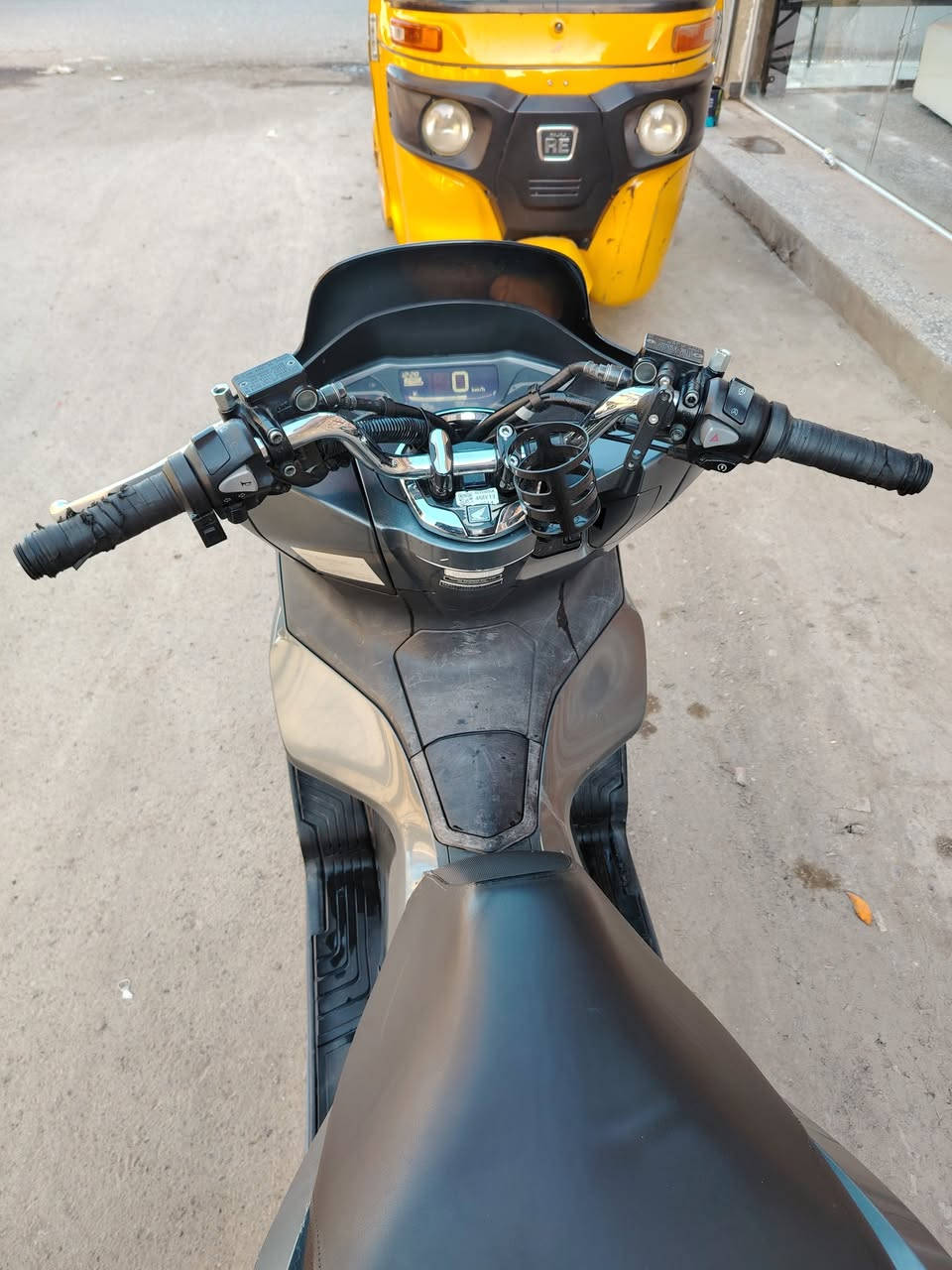 سلام عليكم بي ساكس جيل 4 لربع بصمه كفاله لسعر 17 مكاني بغداد زعفرنيه رقمي *********** لبيع او مروس
