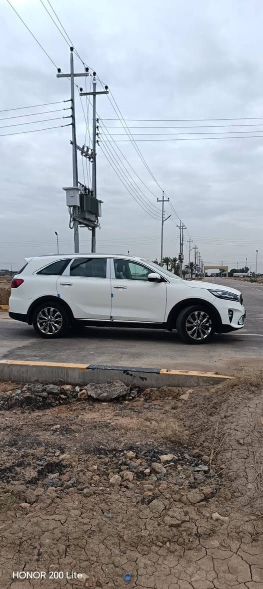 سورنتو 2020 خليجي رقم انكليزي بأسمي 
مكفوله كفالة عامة من جميع النواحي 
حته الدعميات السياره جديده
6 سلندر 3.5
7 راكب 
3 قطع تبريد 
بصمة 
بصمة ابواب 
جنطة كهربائية 
جنطة ذكية 
كشنات جلد
كشنات كهرباء ( 2 )
نظام ترحيب 
ويل كروم 19
حساسات امامي خلفي
السعر 268 $  للاستفسار
اتصال ***********
