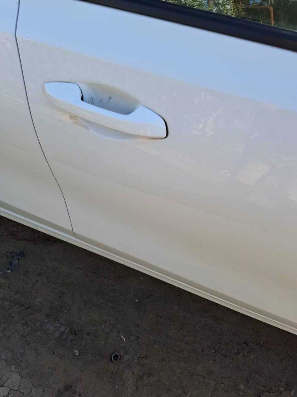 سيراتو ٢٤ مواصفات عادية محرك ٢٠٠٠ كفاله عامة بيه شخط بسيط بالباب والدعامية الخلفيه موضح بالصور ماشية ٥٥٠٠٠ مكاني المدائن السيارة بأسمي رقم بغداد *********** السعر 177 ورقه وبيها مجال بسيط حق الضيافة.
