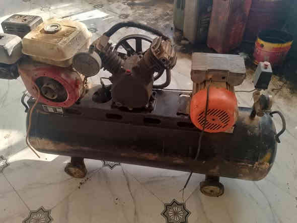 كمبريسر حجم 150 كيلو غرام
نظيفه سعر 250الف رقم ***********
