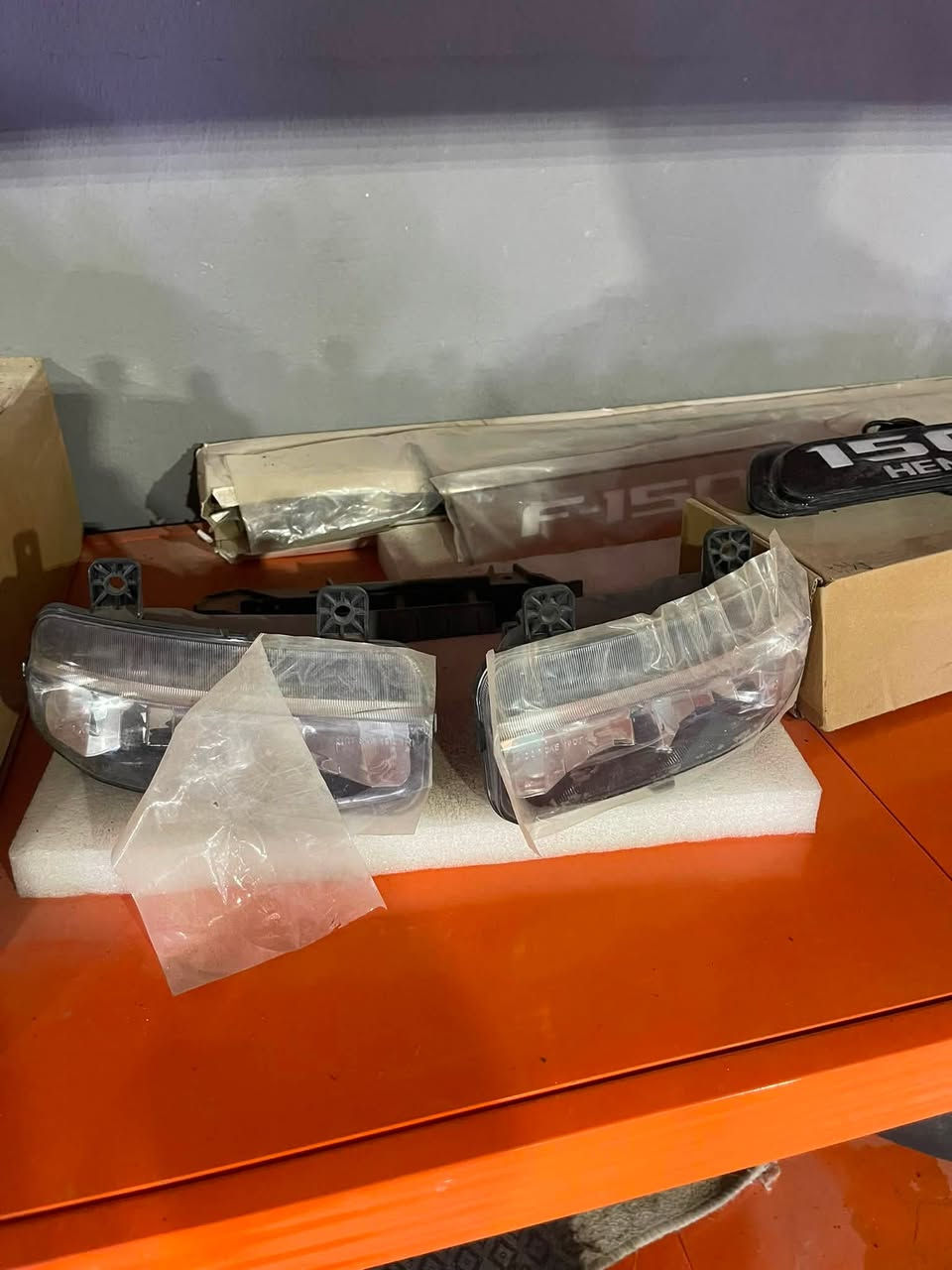 سلام عليكم يوجد جميع كماليتF150 رام سلفرادو غطه بدي محجر دوسات وايد بدي سبويلر سبيزرات كماليات كالمله شنو الي تحتاجه سيارتك موجود ارضيات مطريات ختصاص تراكات الكراج كربلاء ***********
