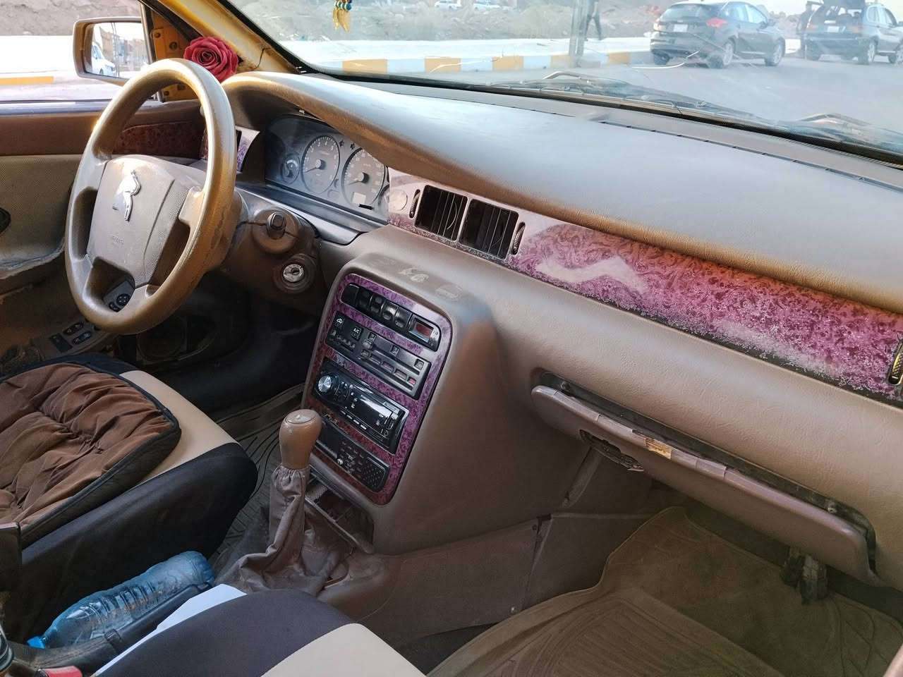 سمند موديل 11 رقم بصره انكليزي مصفره هيئه وغرامات وتحويل ثاني يوم السنويه لسنة 28 كير وكلج جديد محرك بعده على السحك 
كهربائيات كلهه شغاله السعر 22 وبيه مجال قليل للاستفسار الاتصال على الرقم ***********
للبيع اوامراوس بنفس السعر او اقل بسياره اوتوماتيك
