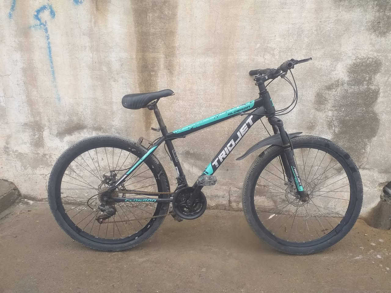 السلام عليكم
بايسكل جبلي للبيع
حجم 26
بريك خلفي شغال 
السعر 55 وبي مجال 
للاستفسار الاتصال على الرقم  :***********
