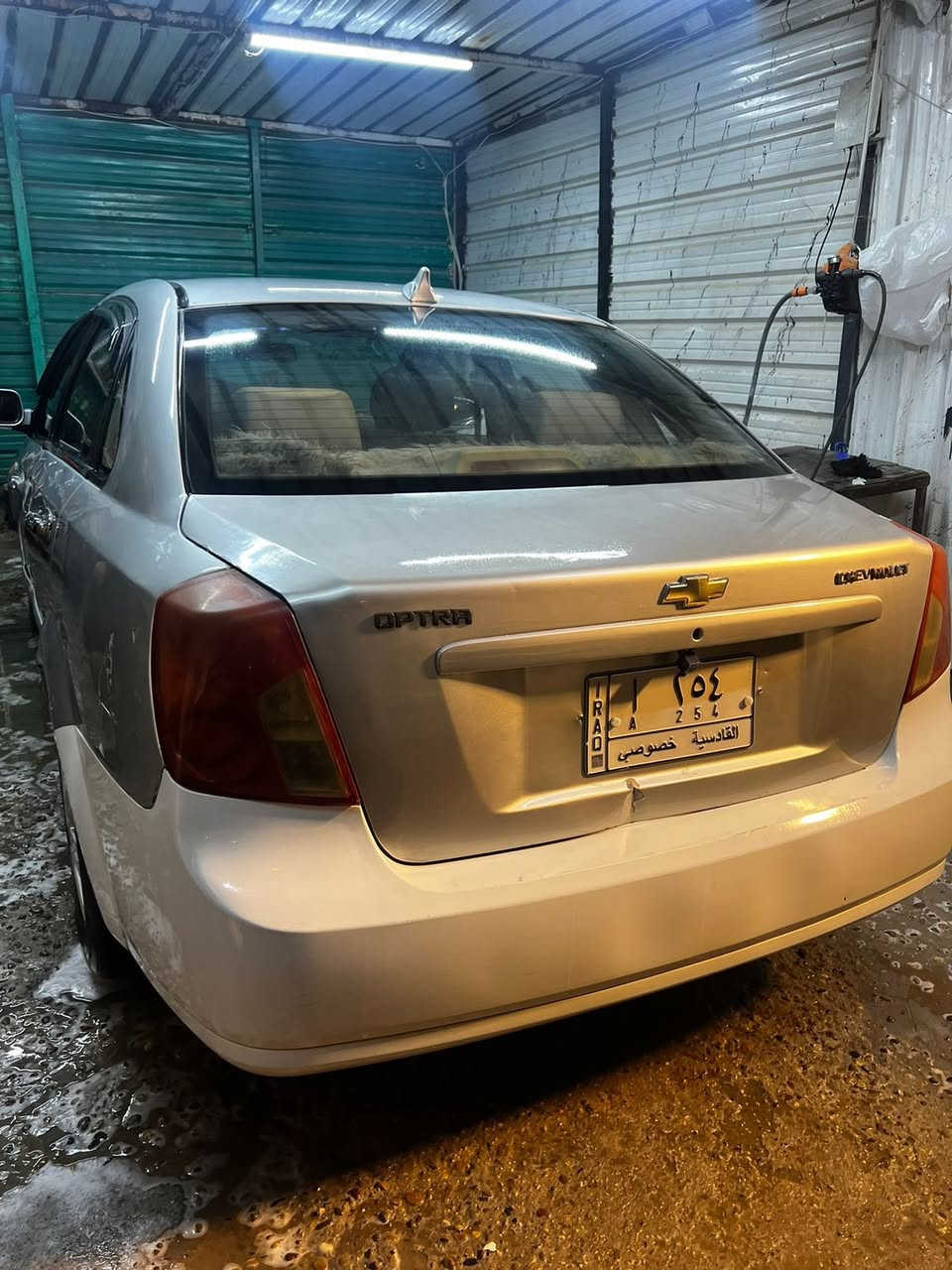 شيفروليه اوبترا 2006 (مواصفات أمريكية/LT) للبيع في بغداد، لون سلفر، محرك 1.6 لتر 4 سلندر بنزين مع ناقل حركة أوتوماتيك. السيارة ماشية 300,000 كم، صبغ عام، لوحة ديوانية خصوصي، ومقاعد قماش. للاستفسار والاتصال: *********** أو
