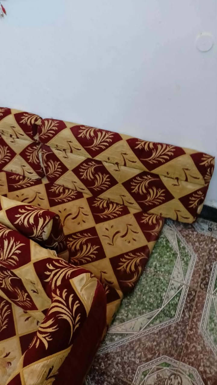 ديوان جديد كلش استعمال قليل سبع دواشك
سعر 250 الف
رفاعي
قرب كليه التربيه الاساسيه،


**إذا كنت صاحب هذا الإعلان وتريد حذفه لأي سبب، رجاءا أرسل رسالة إلى الدعم الفني**