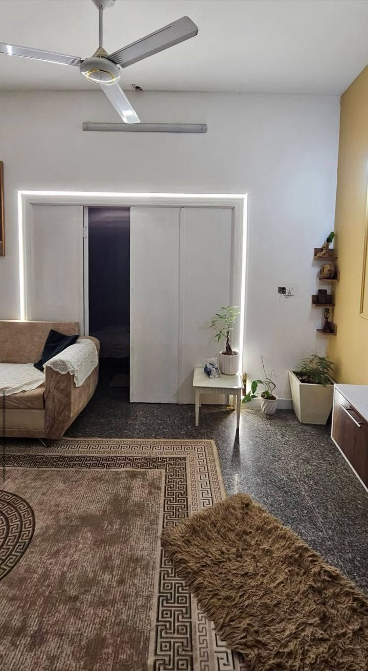 عقار للبيع
#الدوره زراعي ابو طياره. 

 الموقع تجاري على الشارع العام

المساحه. 100 بي قرار قاضي 

يحتوي الطابق الاول  مطبغ. وصاله. وهول حولي 

وغرفه نوم  ومنور وصحيات 

الطابق الثاني  غرفتان نوم وصحيات وغرفه غساله 

الثالث بيتونه  

كامل من كل شي  ومزود بالديكورات 

هـ ***********

ملاحضه غير متواجد ع الفيس
