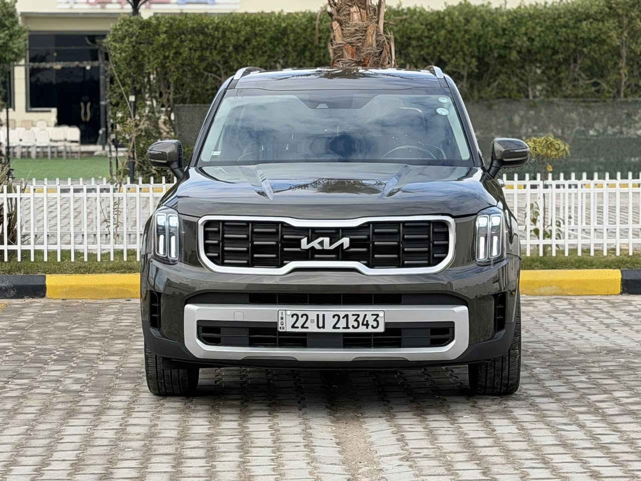 -
كيا تلورايد 2024 موديل  رقم اربيل هزه وفحص وترقيم جديد  وارد امريكا السيارة 
بيها جاملغ مبدل مال سايق + تصليح 
جزء من البنيد . جميع الايرباكات سليمة 
ولا واحد طاك . 
مواصفات S تجي فول عدا السلايت
كشنات جلد سياحي منفصل
محرك 3.8.L.vin 6 
دشبول الكتروني  متصل مع شاشة
كامرا خلفية دوارة 
رادارات  امامي وخلفي وجانبي
لايت زينون عالي ناصي 
لد نهاري + بك لايت لد
تدفئه كشنات 
انظمة قيادة متعدد
تحديد مسار قيادة آليه 
تحكمات استيرن جهتين
وباقي المواصفات معروفة للسيارة
285  ورقة سعرها 
بغداد حي الجهاد الاطباء
واتساب او الاتصال عالرقم
***********
