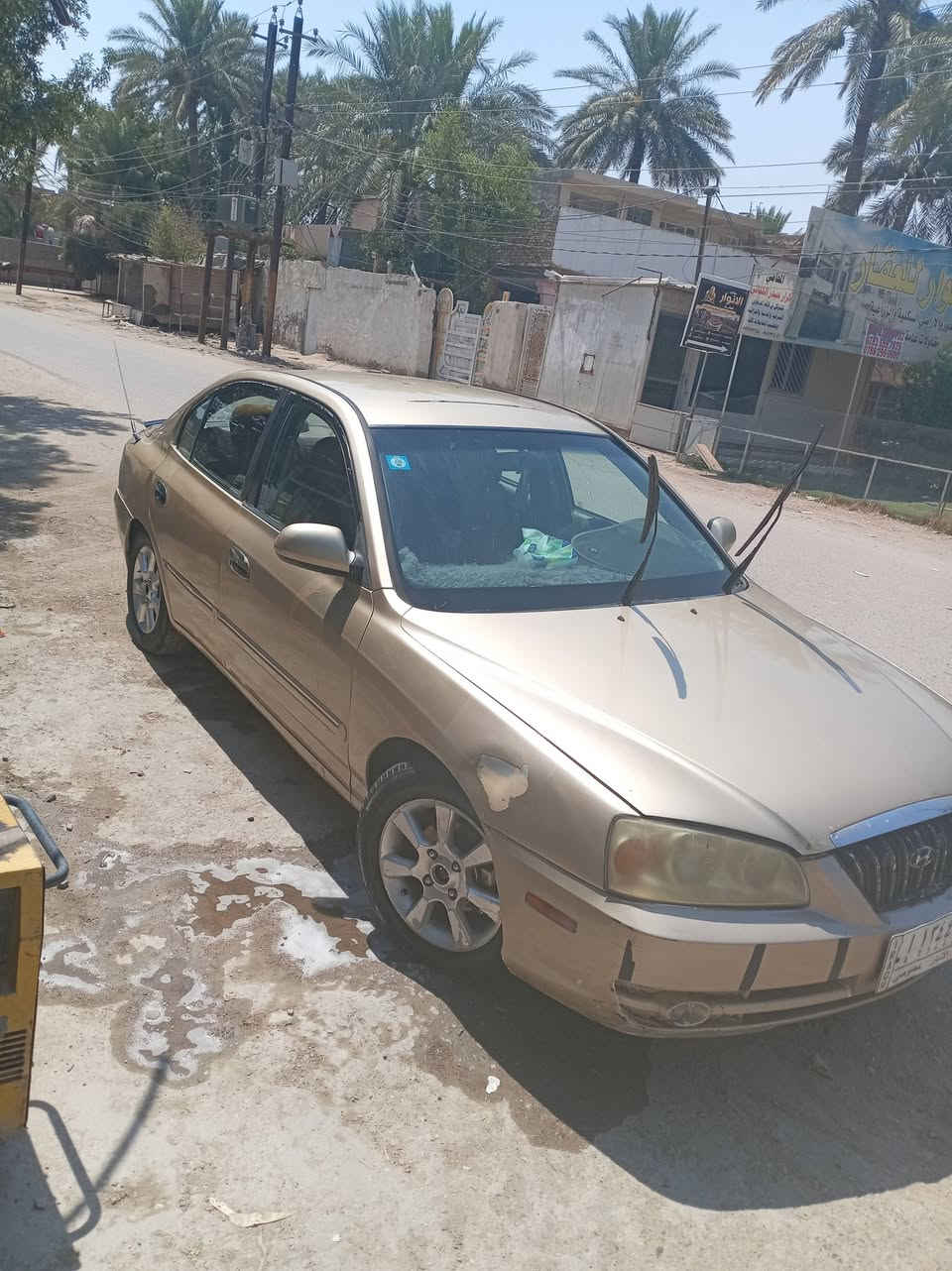 هيونداي إلنترا موديل 2006 (أوتوماتيك - مكينة حساس VVT - رقم أنبار)
النوع: إلنترا (الذبابة) موديل 2006.

​الرقم: رقم الأنبار (السنوية والتحويل جاهز وما بيه أي إشكال). بأسمي 

​المحرك: مكينة حساس VVT جديدة قبل يومين شادها  سحب وعزم ممتاز، نظافة 100\% وصوتها همس، وآذان المحرك مبدلها مال حاوية.

​الكير: أوتوماتيك (تبديلات زبدة وسلسة).

​التبريد (منظومة كاملة جديدة): تبريد ثلج، المنظومة كلها جديدة بالكامل (كمبريسر سبورتج  + راديتر + بخاخ + فلتر).

​ السيارة مصبوغة عام  موضح بالصور (شوفت عينكم). بيها ضربة سابقة بالجاملغ الخلفي جهة عكس السايق ومصلحة.

​الصدر: الصدر الخلفي بحالة جيده  الصدر الأمامي فقط يرادله  ترتيب .

​الصيانة الأخيرة: جكشن هواء جديد، داينمو حاويه نظيف جدا.. راديتر ماء وكاله ، دهن وفلاتر جديدة منظومه بنزين كامله .

​الوضع العام: السيارة جاهزة تماماً للشغل والتوصيل أو الاستخدام اليومي، اقتصادية وعملية جداً.

​السعر المطلوب: 75 ورقة وبيه مجال للطيبين للجادين.

​مكان السيارة: بغداد. الرقم ***********
