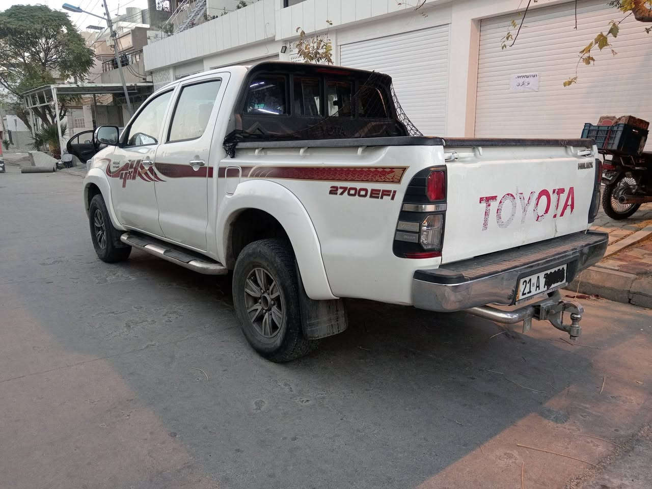 تویوتا هایلوکس  مودیل  2013دەبڵ  ئەکسل
 سوکان  ڤولیوم گێڕ عادی پارچەڕەش بە بێ لێدران
هەمووی لەسەرشەریکە ماوەتەوە  دووساڵە  لامە
بەناوی  خۆمەوە یە سەنەوی تازەیە تا 2030 
ڕەقەم  سلیمانی  
لەسلیمانم
ژمارەی موبایل  ***********
