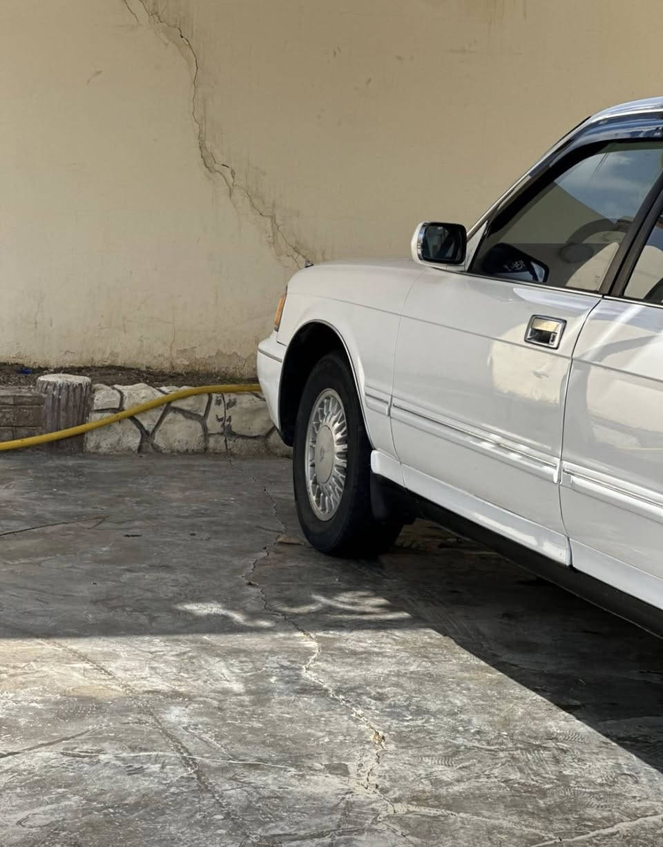 سلام عليكم أرنب ايسر بلاد ما محمر اصلي موديل 93 للبيع مال جناي السياره كسر باكيت جديده داخل وخارج معنه الكلمه  ولسعر خاص برهم مراوس كورلا كامري حسب القناعة ولشراي يتصل يدلل رقم الهاتف (***********)
