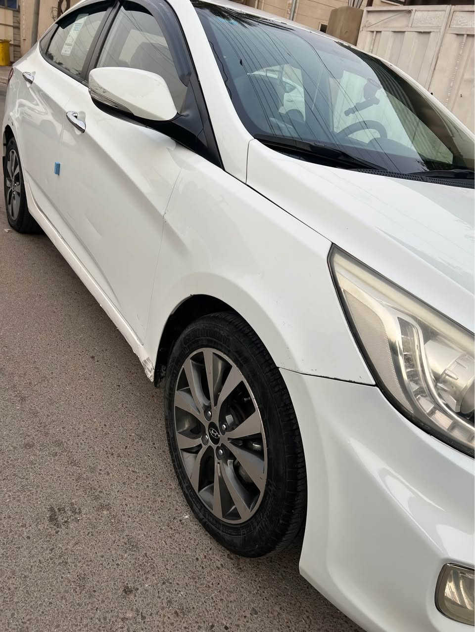 سلام عليكم 
اكسنت موديل ٢٠١٦ 
السيارة خليجية مكفولة من التبديل والصبغ بيهة بس بارد او البنيد كما موضح بصورة  
السيارة فول مواصفات
مكينة ١٦٠٠ 
كير او مكينة كفالة 
رقم ببغداد او السنوية بأسمي 
السعر ١١٥ وبيهة مجال 
عنواني بغداد حي الاعلام

‪0787 780 7882‬ بغداد, العراق
