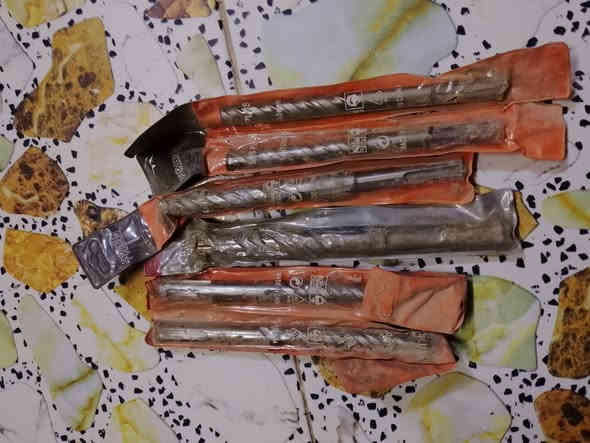 غراض للبيع كله جديد ماكو شي مستعمل شلع قيم بل يرضه بي الله وأخذهم ***********
