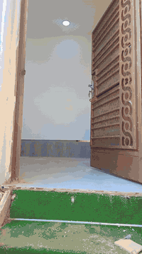 شقه للايجار.
ام الخيل. خلف سويت لاند. ***********
غرفه صحيات  صاله مطبخ درج. بلكونه 
بناء حديث.
