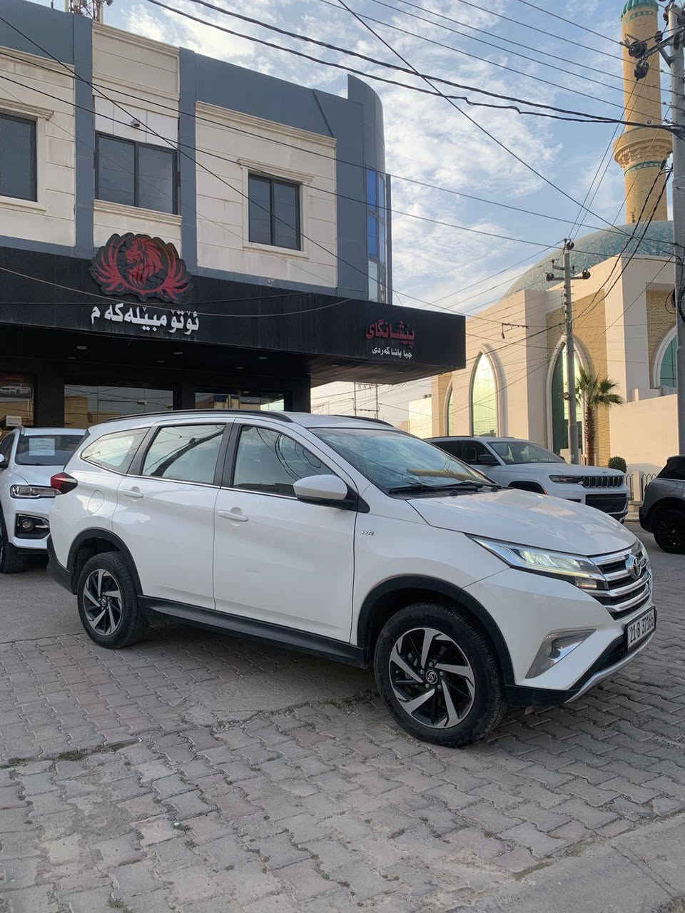 تويوتا راش TOYOTA RUSH 2020
ماشية126 الف كيلو  
سیارە کلین بدون صبغ

مکان سیارە اربیل

المواصفات: خليجي 
محرك 1500 سلندر 4 DUAL VVT-i 
بصمە
تحكم استيرن
نظام اقتصادي الوقود ECO
نظام مانع انزلاق ABS
نظام الثبات الإلكتروني ESP
كير اوتوماتيك
دشبول خياط
داخل لونين
تبريد خلفي منفصل
ترايش نيكل
سبعة راكب
ستة ايرباك
حساس خلفي
اشارة بالمري
لد نهاري
لايت زنون(عالي+ناصي) LED
بك لايت LED
بك لايت ضبابي
خمسة ويل كب
ويل ١٧
مدخل
‏BLUETOOTH 
‏AUX
‏USB
‏CD

السعر 142$ ورقه وبيها مجال أربيل, العراق


**إذا كنت صاحب هذا الإعلان وتريد حذفه لأي سبب، رجاءا أرسل رسالة إلى الدعم الفني**