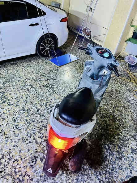 سلام عليكم سكنس فحل البيع دراجه كامله مكينه ناعمه و مامفتوحه كلهه شغاله شلعه ومعدل كهربائيات دبلات كيجات كلهه شغاله خير من الله مابيهه نقص برغي مكاني البلديات السعر 700 وبيهه مجال 
***********
