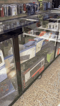 السلام وعليكم 
ميوزره+بوردات+جامات+حامل جام 
*********** 
***********
