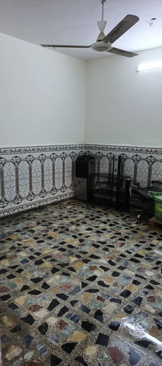 للبيع ٧٥ متر مربع في منطقة ام الكبر والغزلان 
بيه اربع غرف اثنين مطابخ
واثنين حمامات الاستفسار اتصال على هاذ رقم***********طابوصرف
