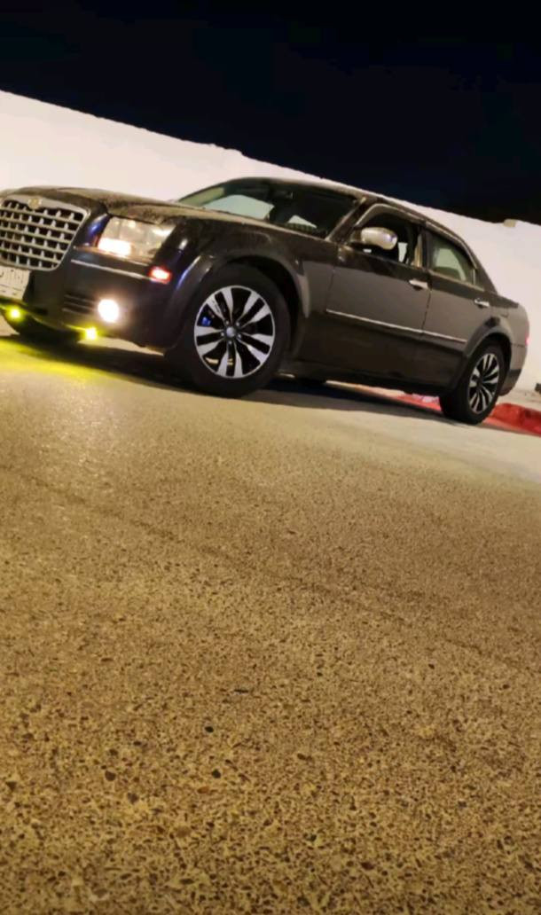 سلام عليكم اوباما 2010 اصل للبيع وارد كندي داخله كلين بدون حادث السياره كبس شوف العين بس بل عراق(مبدل بيها باب وجاملغ جهت السايق) محرك V6 سته سلندر لون اسود غرفتها جلد اسود شاشه كبيره  (السياره بسم راعيها مكانها البصرة) 
 هاذه رقم راعيها متواجد بس علا (الواتساب) *********** السعر 120 وبيها مجال🖤🖤 
(مكلف بل نشر راسل راعيها واتساب)
