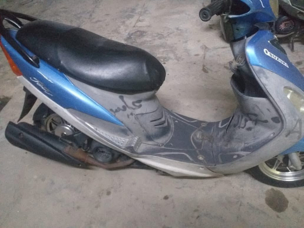 دراجه ماكس منغولي نضيفه كفرات بلاد فقط شخوط بسيطه كلشي شغال بيها سلف شغال هندر شغال لايت امامي وخلفي شغال نكره سلف الدراجه وناعمه وحلوه وبيها زوج ويل نجمه مكاني البصره ابو الخصيب السعر 600 تواصل على هذا الرقم ***********
