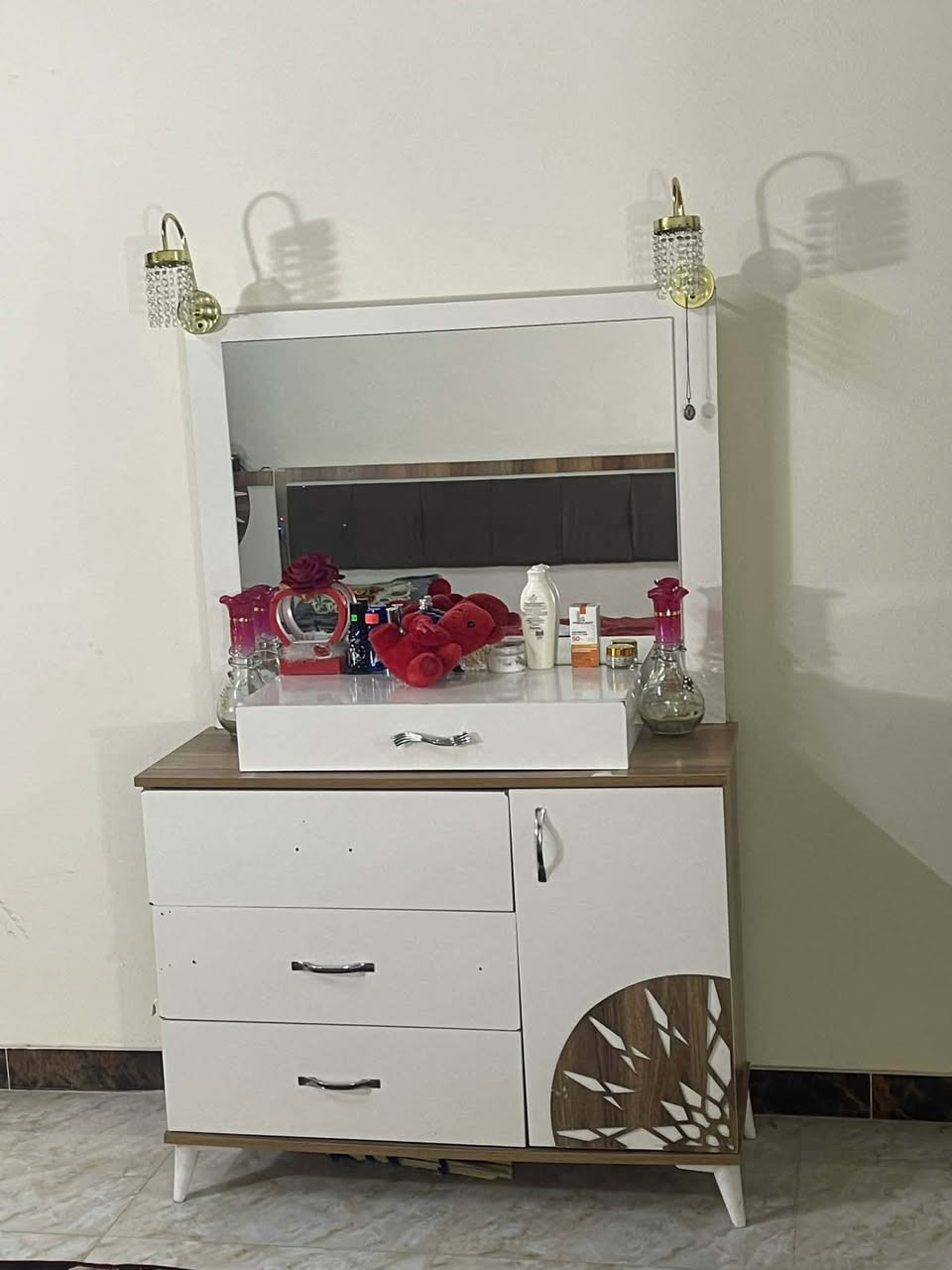 غرفه تركي حلوهه ومرتبه ب 350 وبيه مجال بسيط
العنوان بعقوبه التحرير الحولي
نضيفه الله شاهد استعمال شخص واحد وجديده وحلوهه ومرتبه كامله اتصل وادلل ***********
