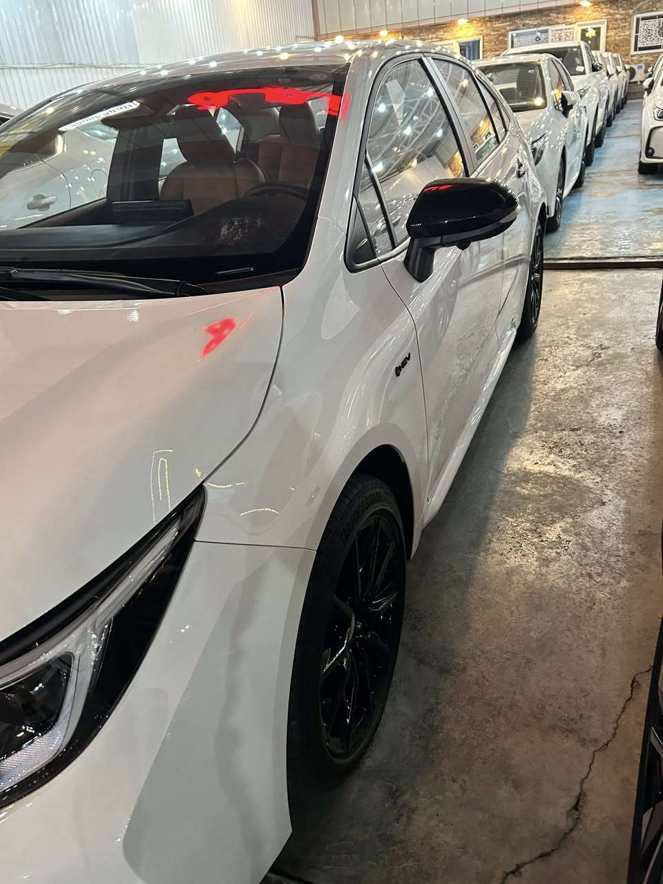 تويوتا كورولا GR هايبرد 2025 – فخامة رياضية باستيـراد خاص
فول مواصفات🔥🔥

📍📍تميز عن الجميع بسيارة تجمع بين الأداء، الأناقة، والتوفير – متوفرة الآن حصرياً لدى معرض القمة

المواصفات: – محرك 1800 سي سي هايبرد – 4 سلندر

1️⃣– ناقل حركة E-CVT ناعم وذكي

2️⃣– تصميم خارجي رياضي بلمسات Piano Black

3️⃣– مقاعد جلد راقية (ألوان: أحمر – نيلي– مشمشي)

4️⃣– مقعد كهربائي واحد

5️⃣– فتحة سقف

6️⃣– 4 كاميرات رؤية محيطية مع نظام تسجيل

7️⃣– شاشة وسطية تدعم Apple CarPlay وAndroid Auto

8️⃣– دخول ذكي + تشغيل بصمة

9️⃣– رادار أمامي + تنبيه مغادرة المسار

🔟– أنوار LED أمامية وخلفية

1️⃣1️⃣– جنوط GR قياس 17 إنش

1️⃣2️⃣– عداد ديجيتال + تحكم من الستيرن

1️⃣3️⃣– مكيف أوتوماتيكي ثنائي المناطق

1️⃣4️⃣– نظام تثبيت سرعة

🔥🔥–تتمرقمة بغداد – 

💵💵السعر: 27,000,000 دينار فقط💵💵

📍المكان: معرض القمة – بغداد / البياع  المدخل مقابل صناعة  البياع

للاستفسار:

***********

***********
