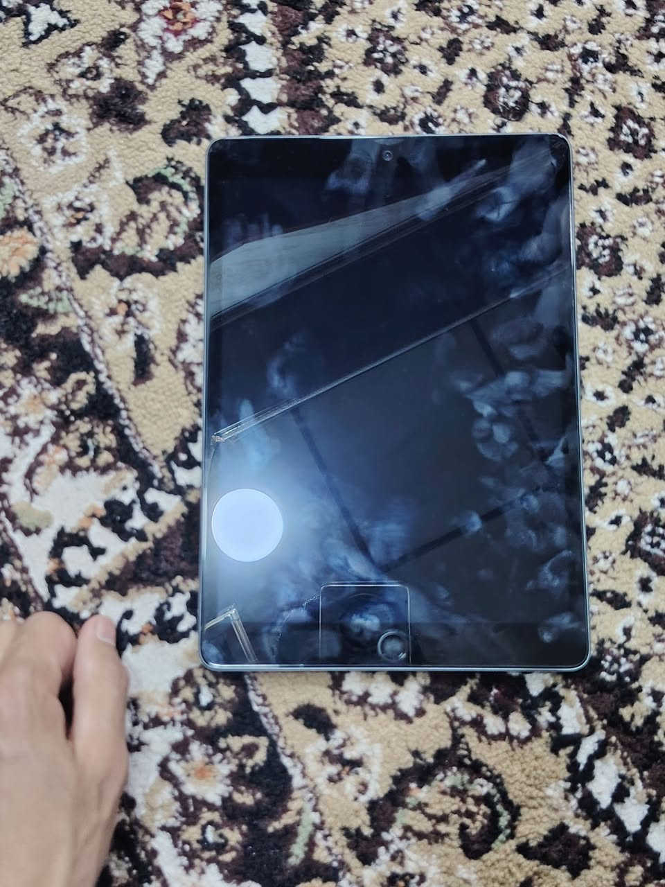 السلام عليكم ابياد9 الجيل التاسع
مستخدم شهر ونص
نظافه 98 من100 
مع ملحقاتو الاصليه كامله
السعر 285 الف وبي مجال
العنوان الموصل الجانب الايمن حي التنك
للتواصل والاستفسار ***********
