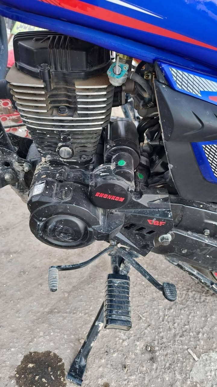 سلام عليكم دراجه دايون سونك مكينه200 فول نضافه صارله شهرين من طالعه2026 سعر بواحد250 وبيه مجال كمرك مفتوح بس رقم للتواصل/***********
