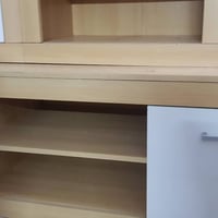 ميز تلفزيون نظيف السعر ٣٥ 07723934443 @الجميع