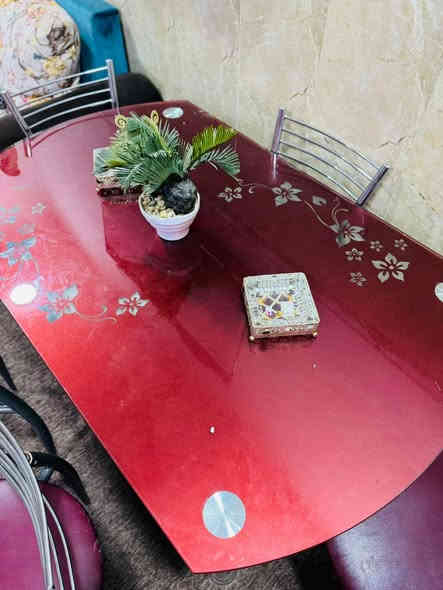 السلام عليكم
ميز طعام تركي زجاج 10ملم 5 كراسي
القياسات : 130 طول والعرض 80
السعر 130 بي مجال بسيط
المكان حله
للتواصل على الرقم
***********
