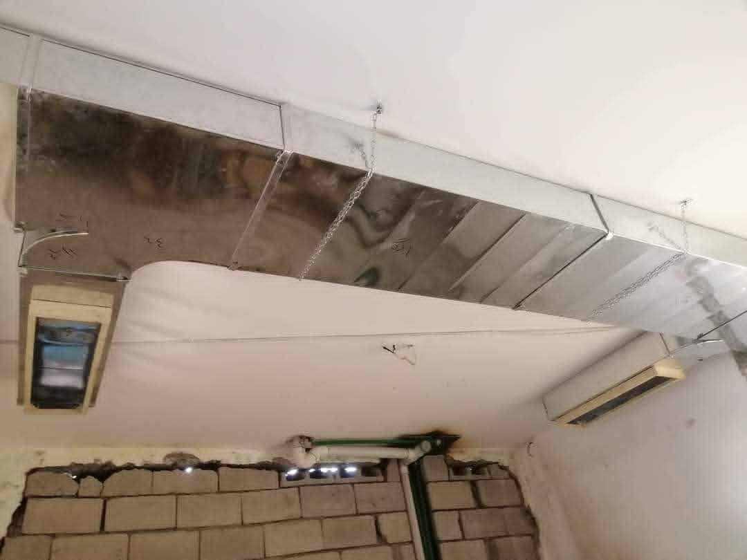 دكتات تبريد مركزي  مجاري هوائيه
شغل شرط هندسي وتوزيع الهواء بالتساوي وسليكون لمنع التسريب وتثبيت سيبورتات
#مهندسين #مقاولين #بناء #دكتات
***********
***********
