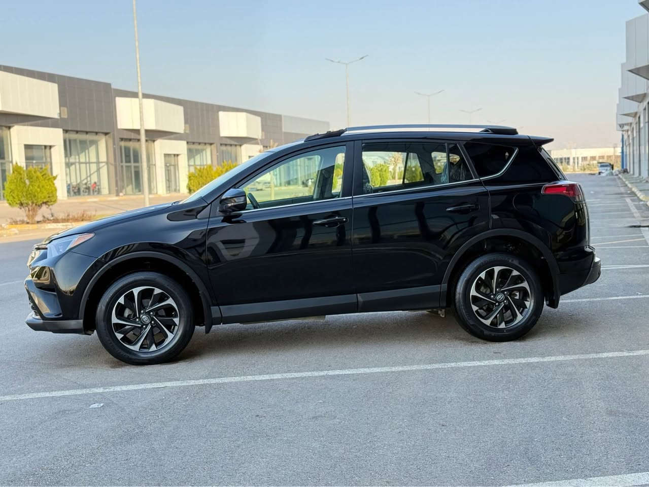 *********** watsap
تويتا (RAV 4)مواسفات LE فور ويل موديل(٢٠١٨)
محرك گير بشترت مامفتوح ماشية ٨٠ مايل
مواصفات-تحكم ستيرن كامل-ختوت شارع
رادار امامي-٣مود ماشية -eco-sport-normal
تراكشن-فورويل-حاسة-كاميرا-بعد بيها مواصفات
سيارة بيها شبر صبخ بدون دواخل سيارة باقية شركة
تخم طايات جديد صدر كهربايات كلشي بشرط انطيك
تحويل و غرامه بشرت سيارة ٨٠٪؜ نيظافة
مكان سيارة :سليمانية
سعر كلش مناسب جوه كل سوك السليمانية, العراق
