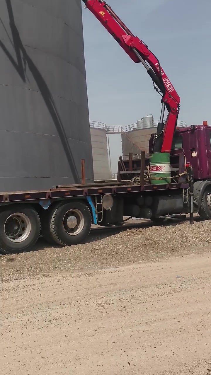 السلام وعليكم كرين سكانيا 2002 كرين فاسي ريمؤت 7 طن 4 سلايت مكينه 6 اننجكتر كير 3×3 هافو رتايده ر دبل شاصي سياره مكفوله ***********واتساب

