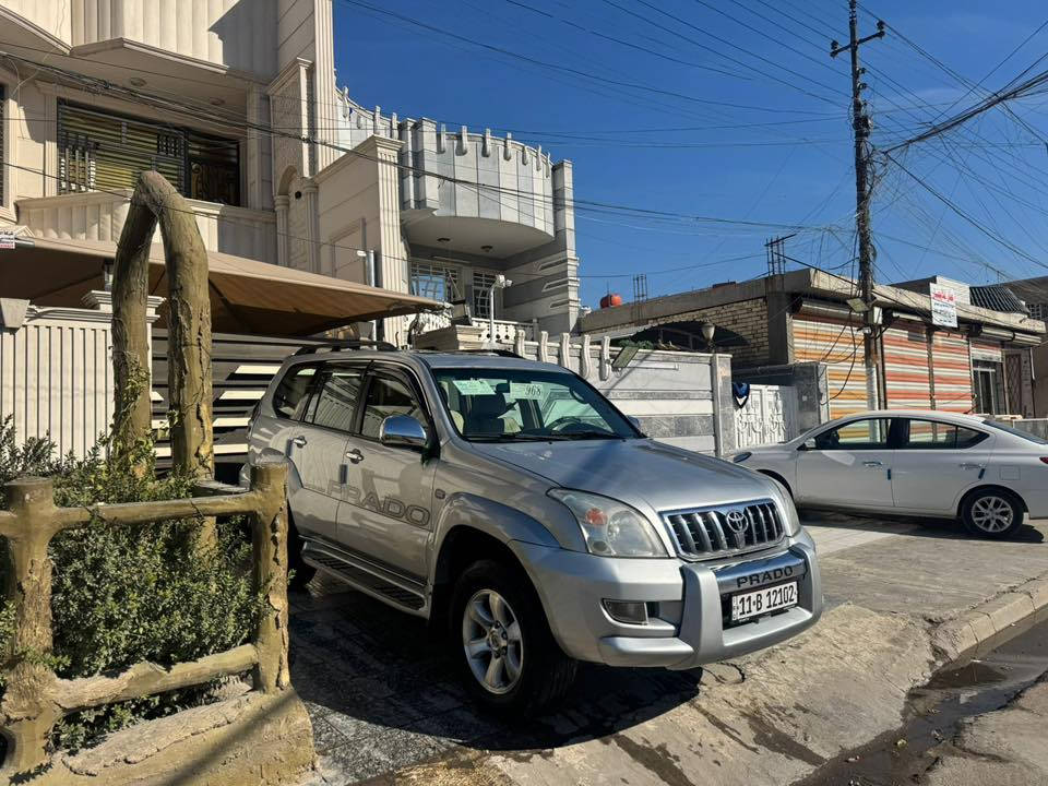 برادو 2007 VX  فول واحد على واحد سياره بلاديه ونضيفه تخم تاير جديد مكينة وكير شرط الفحص بلاد
 كشنات كهرباء 
7 راكب 
3 قطع تبريد 
تبريد بيانو 
فول السياره
‭٠٧٧٠ ٩٢٧ ٩٨١٢‬
