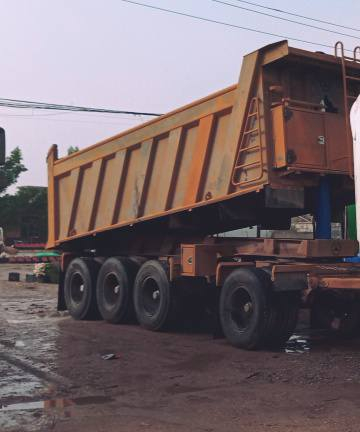 للبيع مقطوره مايلر تفصال بغداد 2026طول 725 ارتفاع 140 شاصي 14 شريط على طوله 
دناكير 16 جك  نساف كاعيه 8 مقطوره مال طوناج 
تخم تاير جديد كهربائيات بالوني اصلي جاهزه للشغل 
***********  ***********.  السعر 240 بيه مجال
