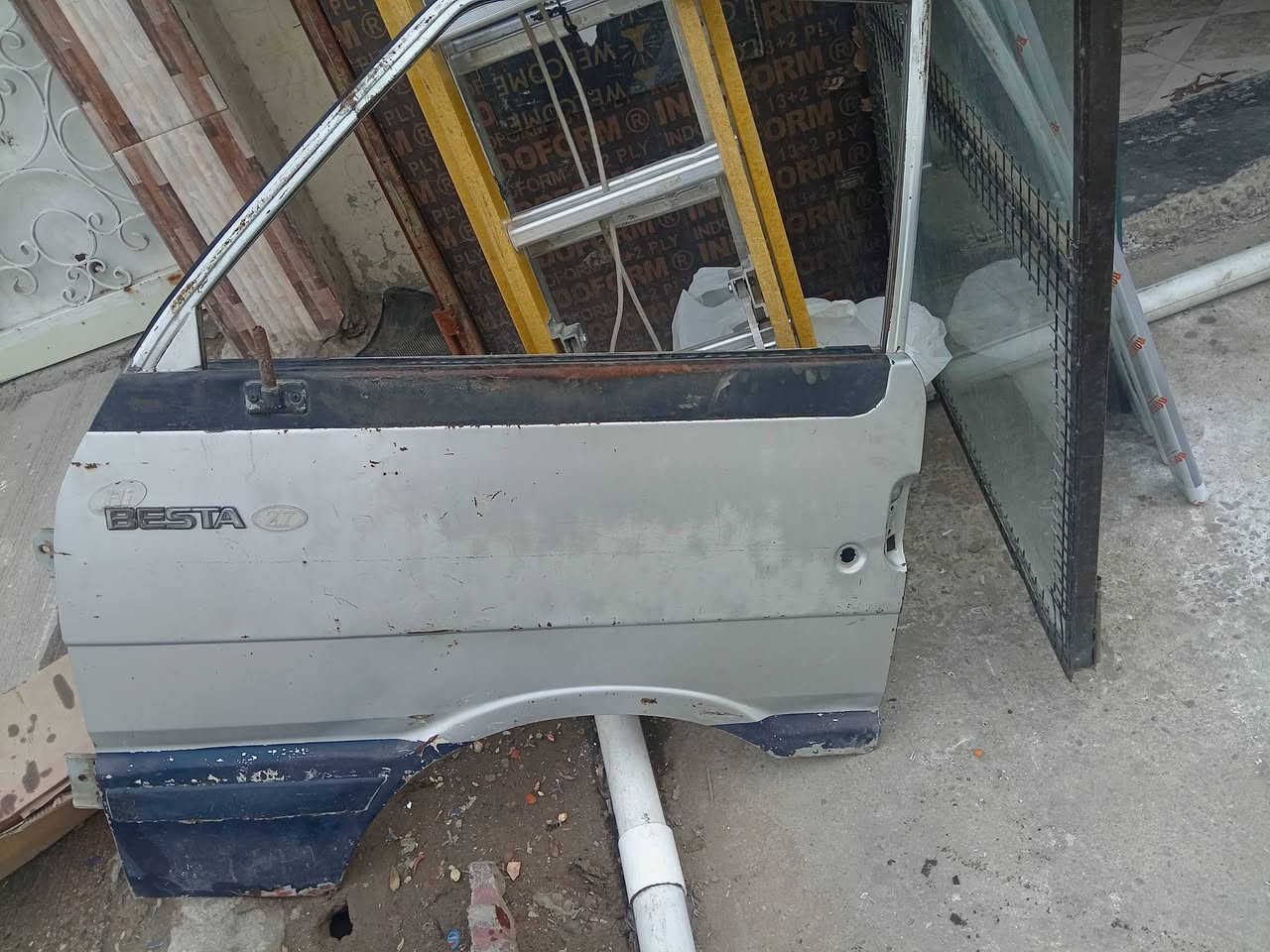 السلام عليكم باب كيا بستا جهة السايق نظيف وياه جامه ب75الف المكان بغداد حي الجهاد
*********** للاتصال او واتساب
