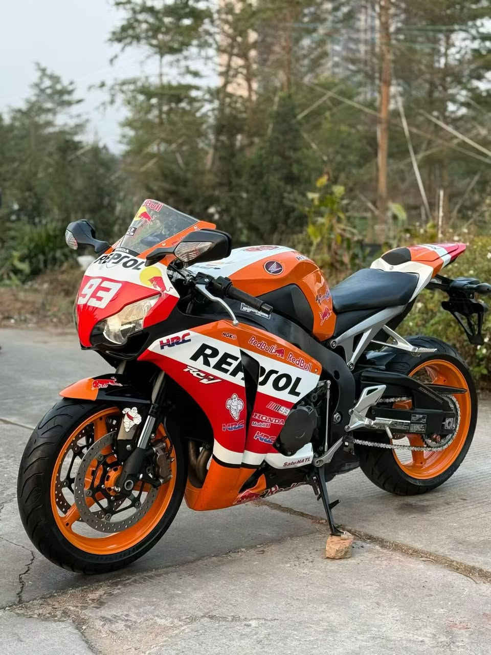 CBR1000RR
2014
38ورقە 
ضمان  محرك گير بدون حادث
هزا دراجه بل خارج 
بعد ٤٥-٩٠ من دفع وصل سليمانيه
***********
***********
اعزا كرام كل دراجات بل خارج بعد ٤٥-٩٠ وصل 

أعتذر إن تسببت هذه المنشورات في مشاكل لبعض الأشخاص.

أي شخص لديه شركة نقل في الصين أو اليابان، سأرسل الدراجة النارية إليه. جميع الدراجات النارية أرخص.
٥٠٠$
وبالمناسبة، هذه الأسعار صحيحة.

لقد صُدم بعض الناس بشدة، يا أعزائي.

أؤكد لكم أنني سأجعله أرخص آنشالله 
شكران للمدير كروب

‏https://www.tiktok.com/@madeinjapan919?_r=1&_t=ZS-92jOpMF0D3q

‏https://www.tiktok.com/@samuraiskill1?_r=1&_t=ZS-92jOrywJb6u
 یمکن تابعنی علی تیک توک
