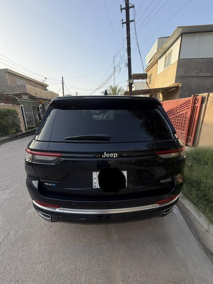 Jeep Summit 4Xe Plug-in Hybrid
جيب سومت ٢٠٢٣ رقم بغداد  مغلفه ppf 
أعلى فئة بالجيب  فول مواصفات فورويل بارنوما 
هايبرد + بلك أن ( أعلى فئة بالجيب )
تمشي على الكهرباء ٤٠ كيلو بدون متشغل المحرك : العداد: 46 الف
المحرك: 2000 تيربو 380 حصان يعادل مكينة5.7
 وارد امريكي بيها قطعتين صبغ باب وجاملغ بدون ايرباك وصور الحادث موجوده بالمنشور
المواصفات:

5 بصمات

نظام تعليق هوائي ( جكات 

رادار ( امامي - جانبي - خلفي )

قيادة ذاتية

مستشعر نوم السائق

أربع كامرات محيطية 360

خمسة بصمات دخول ذكي بدون مفتاح

بانوراما

كشنات دبل كهرباء + مساج + تدفئة + تبريد

أنارة محيطية

نظام الصوت ماكنتوش ( 19 سماعة )

شاشة وسطية + شاشة امام الراكب

فتح الصندوق الخلفي مع حركة القدم

حساسات أمامية + خلفية

مكان السياره بغداد
 

للاستفسار: ***********
