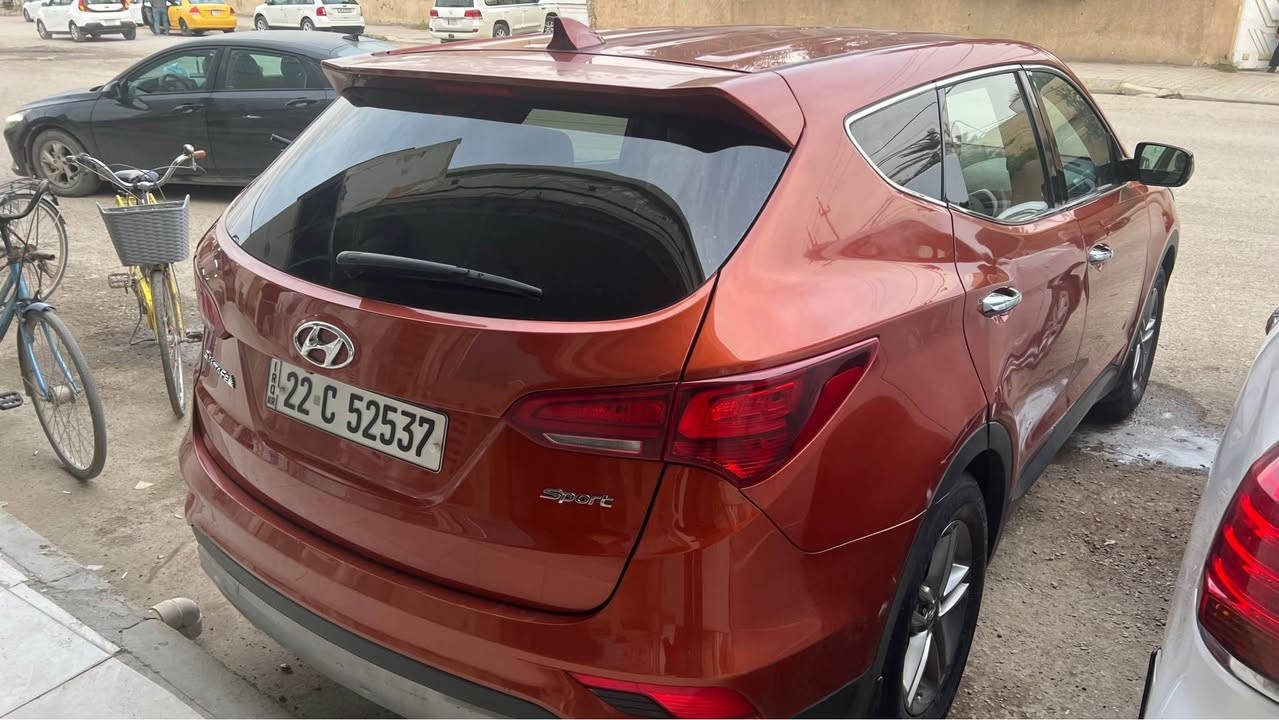 سنتافي رقم اربيل 
موديل ٢٠١٧
السونار مرفق بالمنشور 
بيها خمس قطع صبغ مو كلهن صبغ بيهن بس كلير 
حجم المكينة ٢٤٠٠ GDI
السعر ١٤٧ ورقة 
للاتصال *********** بعقوبة, ديالى
