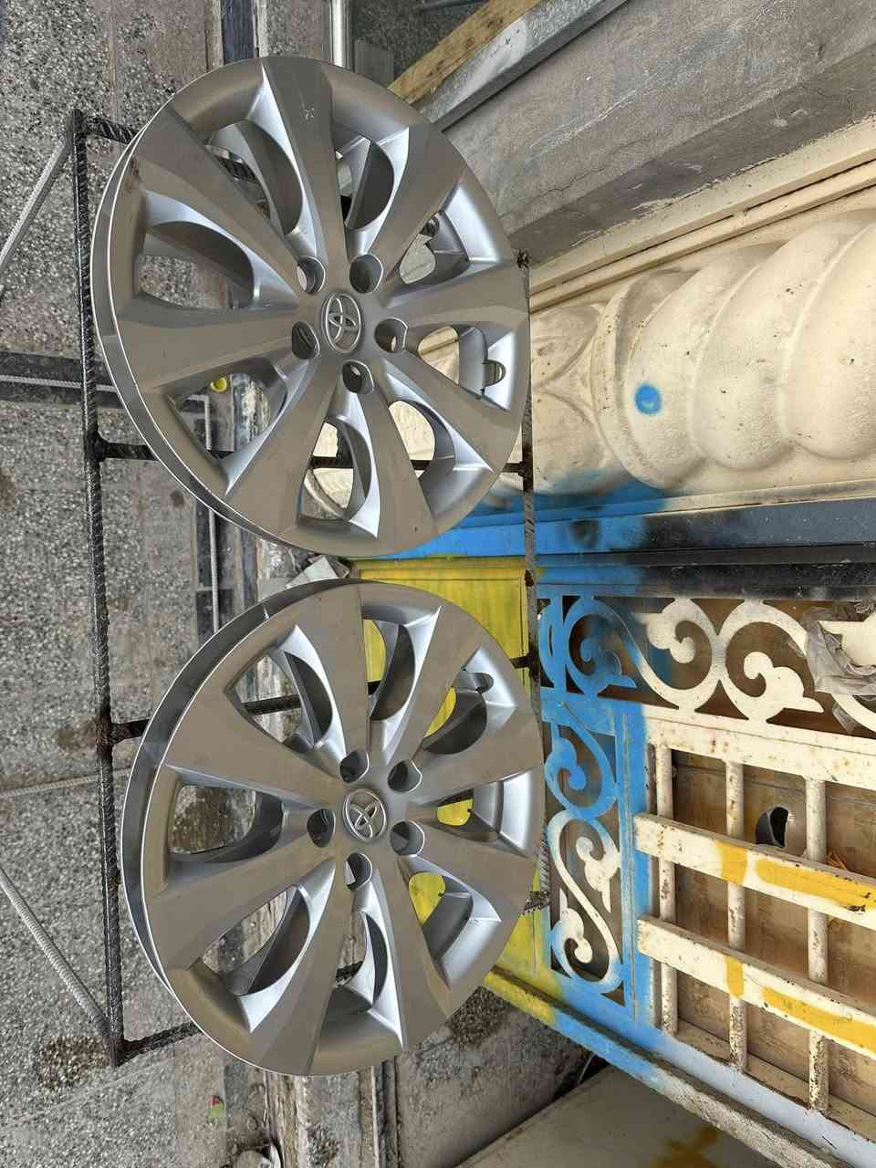 جادر كورلا تفصال شغل درجه اولى مستعمل مره او مرتين جديد وكبات بلاديه للبيع ثنينهن ب ١٠٠ وبيهن مجال *********** الي يريد بس الجادر او بس الكبات هم سهله
