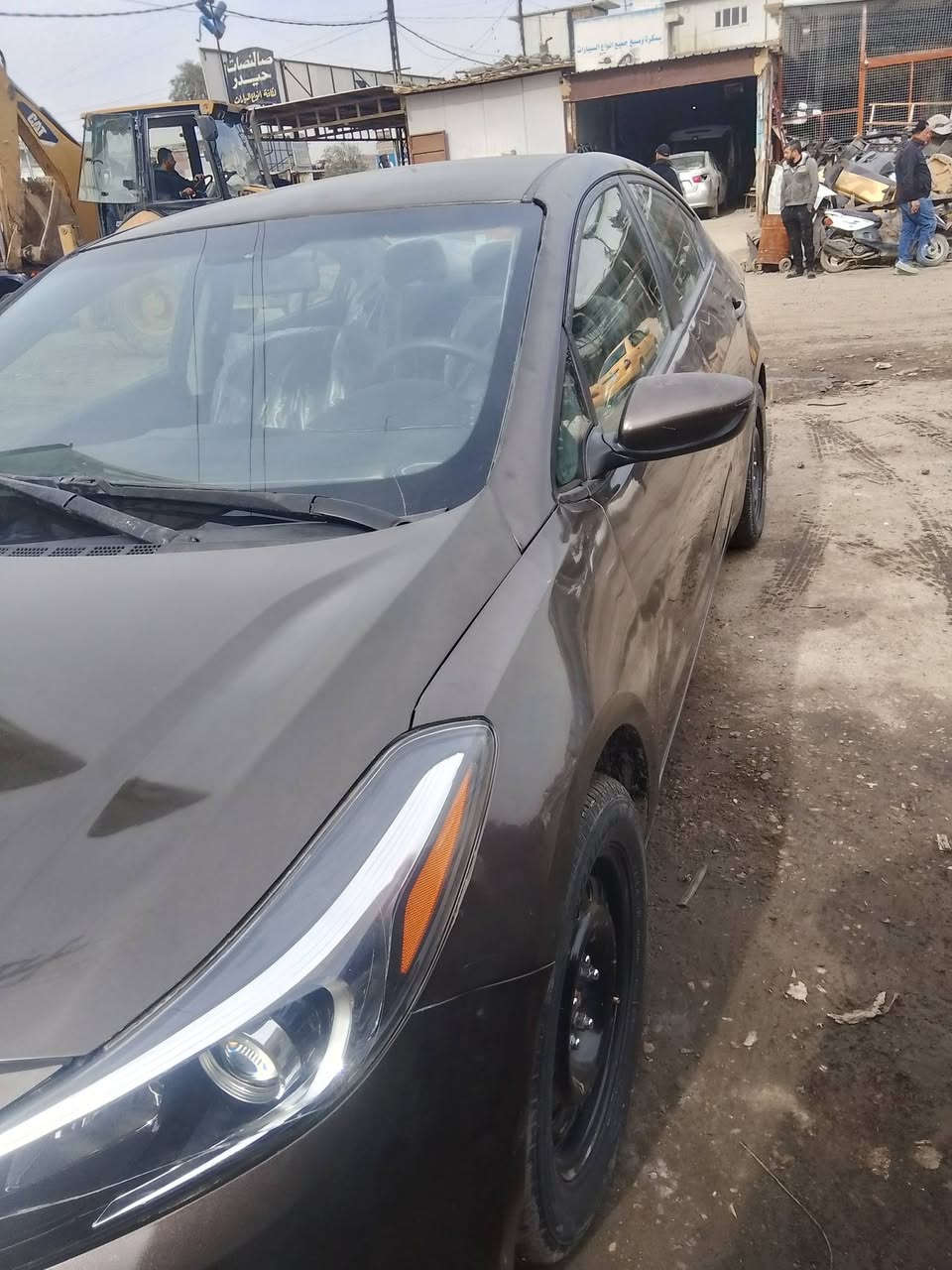 السلام عليكم فورتي امريكيه موديل ٢٠١٧
مكينه دوش ٢٠٠ كير مكينه خير من الله 
حادثهه من امريكيه جاملغ امامي وباب وتكمه
بدون كص بس تعديل وصبغ بل قماره نصهه 
السياره جاهزه بيهه نقص شغلات قليله ابيع 
هل موجود شرعيات واصوليات كامله 
السعر ٨٣ورقه وبيهه مجال بصيط حك جيتك
مكان السياره بغداد الشعب شارع صحه قرب 
مثلجات تفاحه .....
***********
