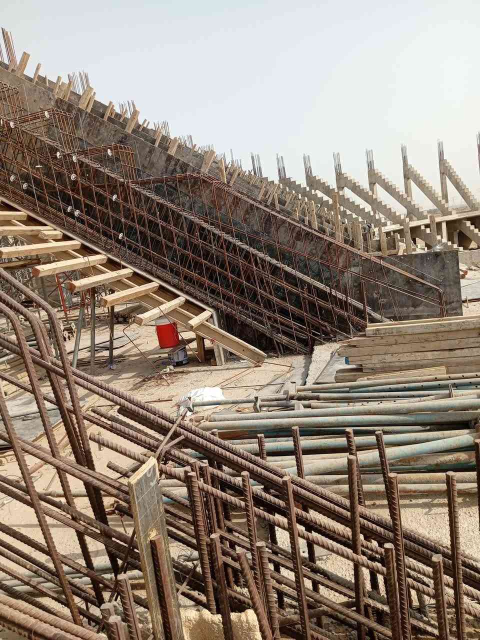 سلام عليكم اني حداد عدي كادر شغل نظيف اي عمل يخص تسليح على اطن قطعي ***********
