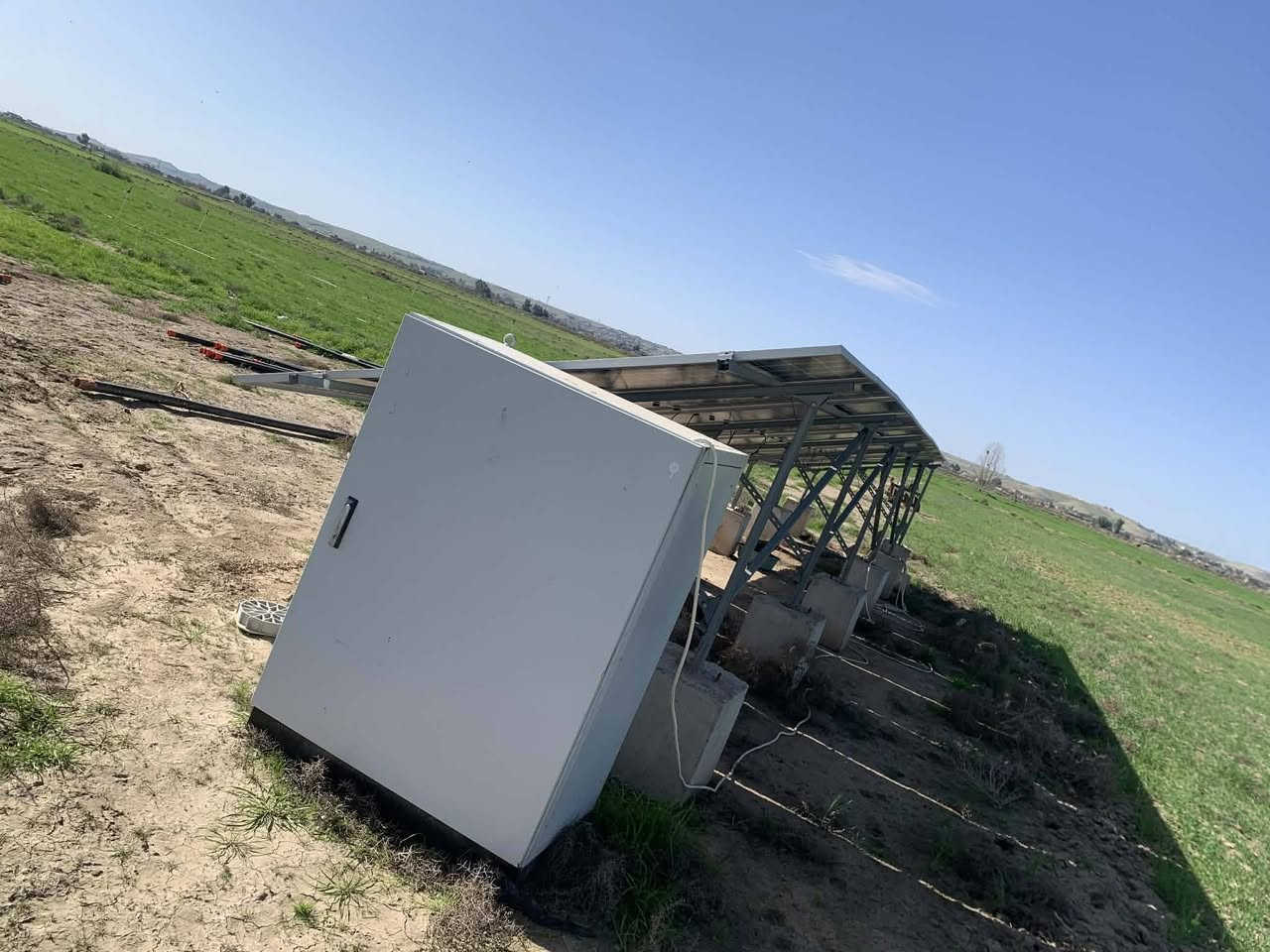 طاقه شمسيه زراعيه للبيع ٢٠ انبير مع موطور كهربائي  السعر 2500.... ***********
الخاص مقلق اتصال فقط
