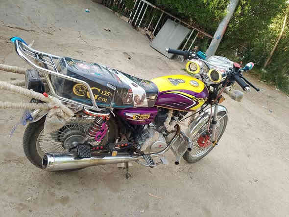 السلام عليكم شباب درجة للبيع موديل 25 كامله اي نقص ما بيها اورق اصوليه مقفوله اي نقص مابيها وهذا رقمي 
***********
