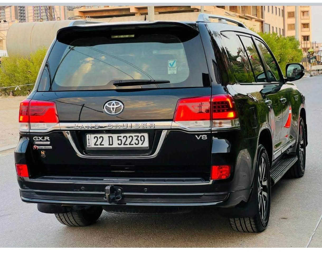 السلام عليكم من رخصه الادمن مكلف بالنشر 

GX.R    V8 
عداد المسافه 104 الف كيلو 
فول مواصفات 1/1 
لون أســـود كفاله عامه مغلف PPF كامل 
1-فتحه
2-بصمه
3-كراسي كهرباء 
4-كشنات جلد 
5-شاشات 3 
6-حساس خلفي امامي 
7-جنطه كهربائي جكات 
8-تحكم ستيرن جهتين 
9-مري شفط 
10-تشغيل عن بعد 
11-اشاير ترحيب 
12-ايرباك عدد 8 
13-طفايه
14-ثلاجه
15-لايت زنون كشافات 
16-كروز سرعه 
17-ويل كب كروم حجم 20 
18-ميموري 
19- بصمات عدد 2 
20-شاشه ليزريه 
21-دشبول لكزز واشاره لكزز 
22- دوسه ليزريه علامه لاند كروز 

مواصفات هواي ومعروفه مواصفات اللاند 
مكان السياره البصره 
السعر 540 

مكلف بالنشر هذا رقم راعيها 
للأستفسار   *********** البصرة, العراق
