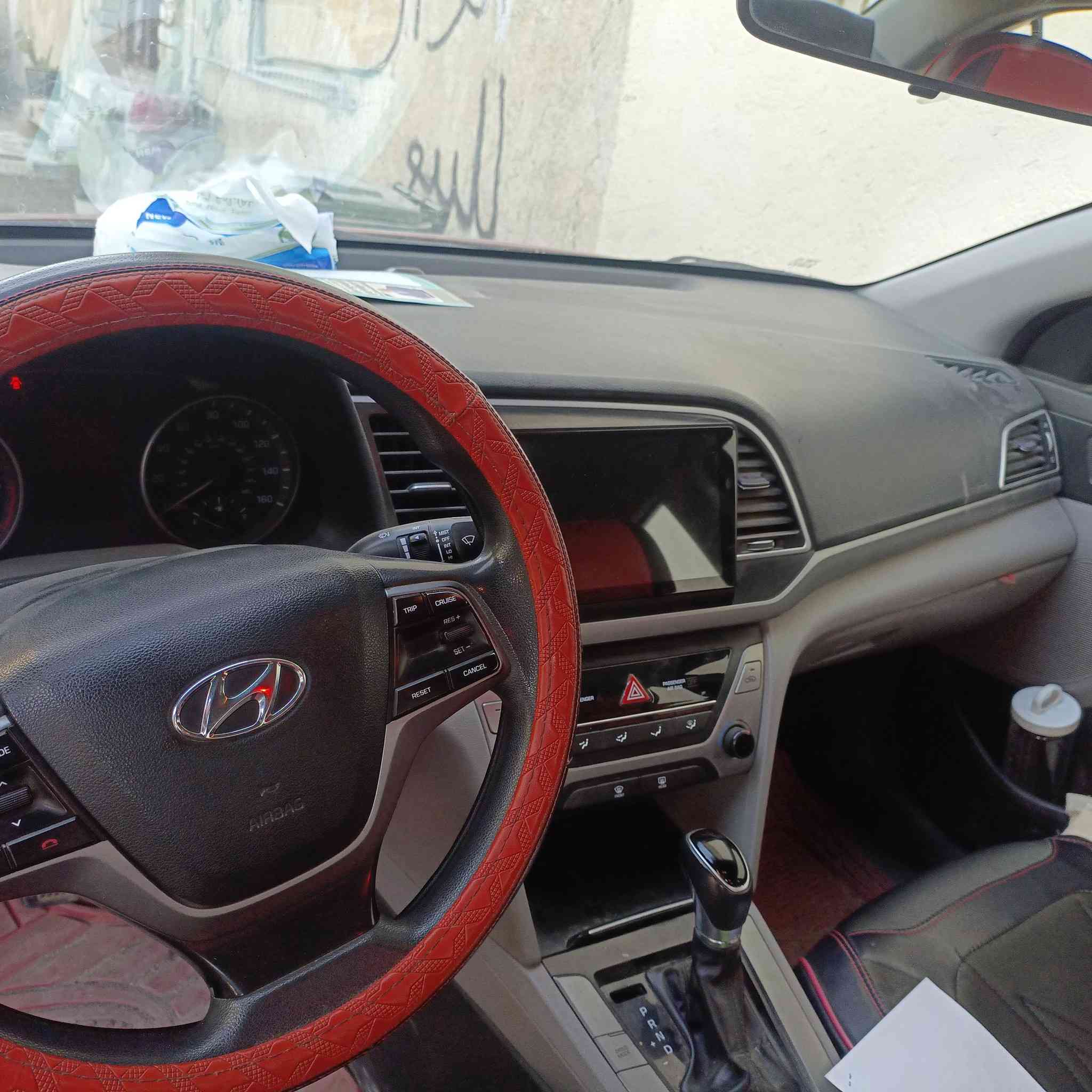 السلام عليكم
النترا 2017 رقم اربيل بأسمي 
مكفولة 
كير مكينه جاهزه من كلشي 
محرك 2000 دوش 
السياره جديده 
بيه منضومة زنون 
تخم تاير جديد 
بيه البنيد مصلح نفسه والجاملغ  باب السائق مصبوغه كلير بس رش 
السياره صورتها بدون غسل مامصوره عدل 

السعر 117 وبيه مجال الاستفسار الاتصال على الرقم 
***********
